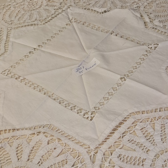 White Lace Cutwork Tablecloth - Elegant Home Dining Linen # 3007.   33 In Round - Picture 7 of 7